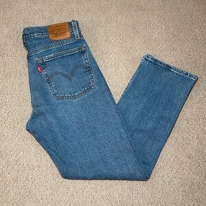 Levi Wedgie Straight Jeans